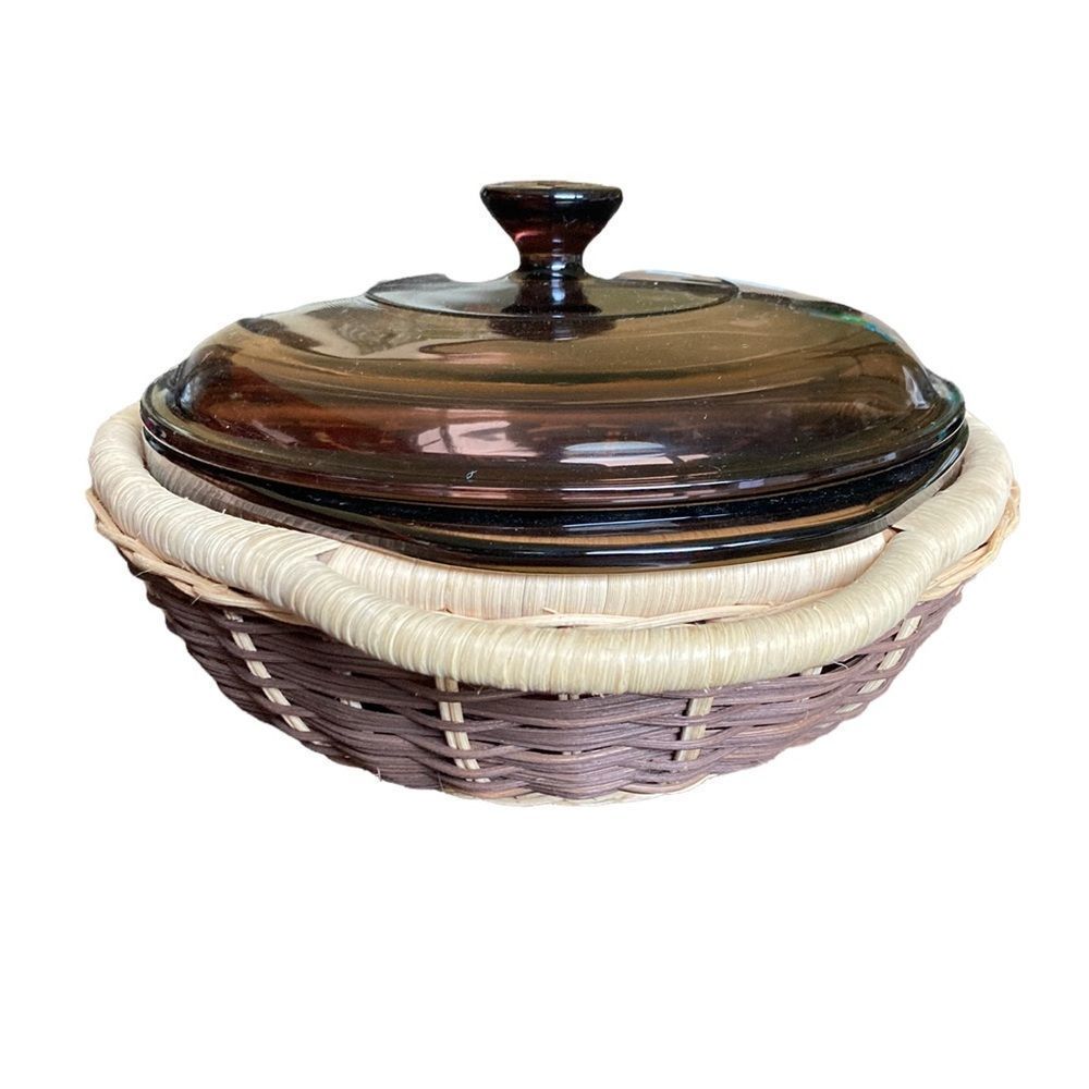 Pyrex 1.5 L Purple Lidded Casserole Bake Dish Wicker Basket Cozy - Picture 3 of 9